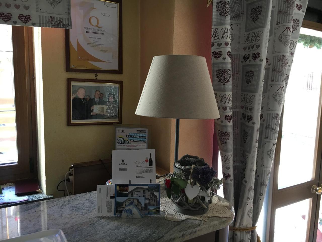 Hotel Ristorante Ligure Vinadio Exterior foto
